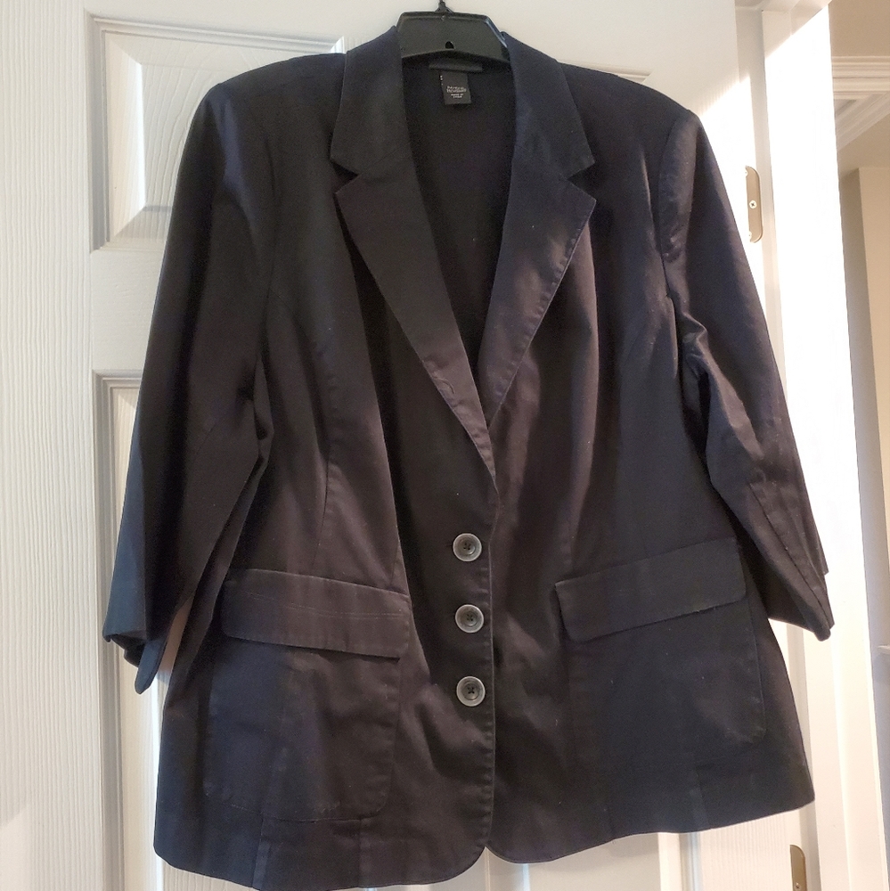 Sateen 3/4 sleeve blazer-Chec out the matching cropped pant